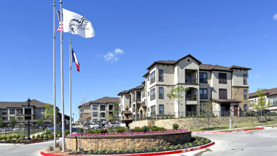 Junction Crossing, a Multifamily real estate investment opportunity in Fort Worth, TX listed on the CrowdStreet Marketplace.