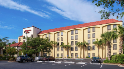 Myrtle Beach Hampton Inn, a Hotel / Hospitality real estate investment opportunity in Myrtle Beach, South Carolina listed on the CrowdStreet Marketplace.