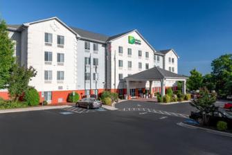 Holiday Inn Express Gastonia, a Hotel / Hospitality real estate investment opportunity in Gastonia, NC listed on the CrowdStreet Marketplace.