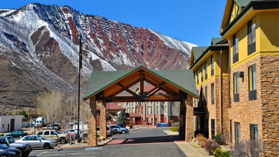 Glenwood Springs Hotel Portfolio was a Hotel / Hospitality real estate investment opportunity offered on the CrowdStreet MArketplace