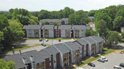 Summit Ridge Apartments, a Multifamily real estate investment opportunity in Charlotte, NC listed on the CrowdStreet Marketplace.