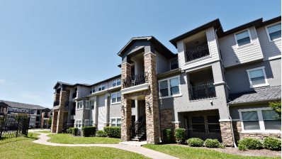 Montelago Apartments, a Multifamily real estate investment opportunity in Houston, TX listed on the CrowdStreet Marketplace.